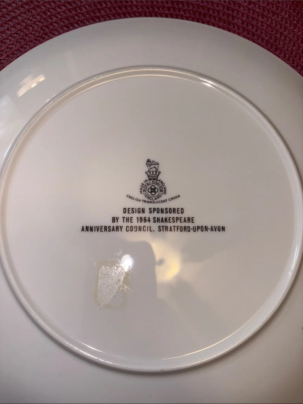 Commemorative White Decorative Plate to Commemorate 400th Birthday Shakspeare